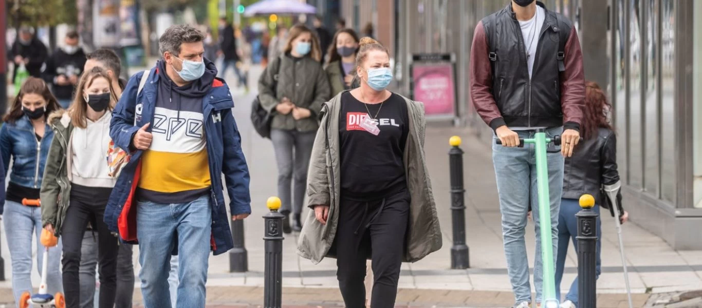 «Mέτρα και στη μετα-εμβολιαστική εποχή»: Η μετάλλαξη «Δέλτα» βάζει τέλος στο αφήγημα